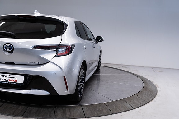 Toyota Corolla 8 of 30