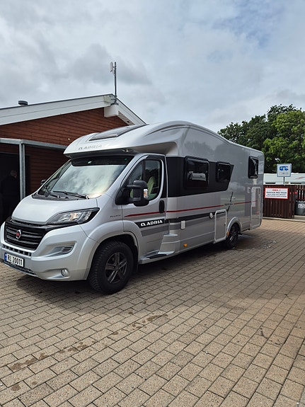 Adria 670SL Matrix 2 of 22