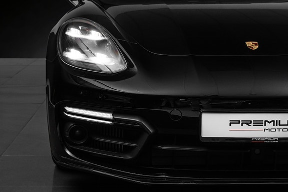 Porsche Panamera 4 of 30