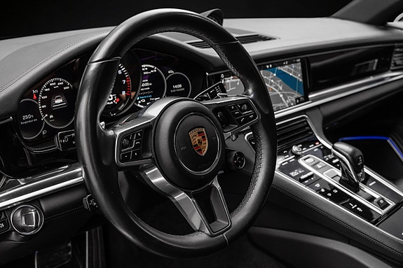 Porsche Panamera 17 of 30