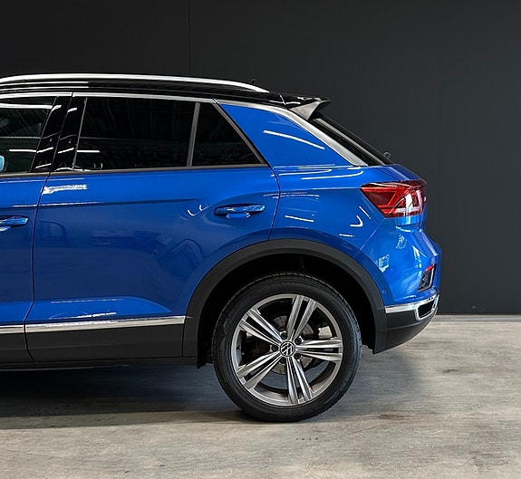 Volkswagen T-Roc 12 of 30