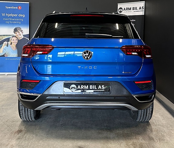 Volkswagen T-Roc 8 of 30