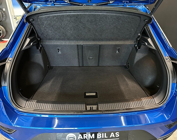 Volkswagen T-Roc 28 of 30