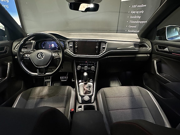 Volkswagen T-Roc 15 of 30