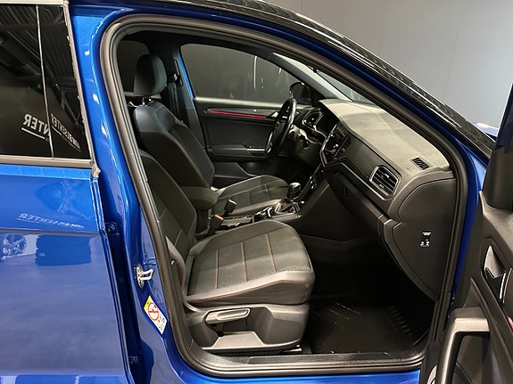 Volkswagen T-Roc 7 of 30