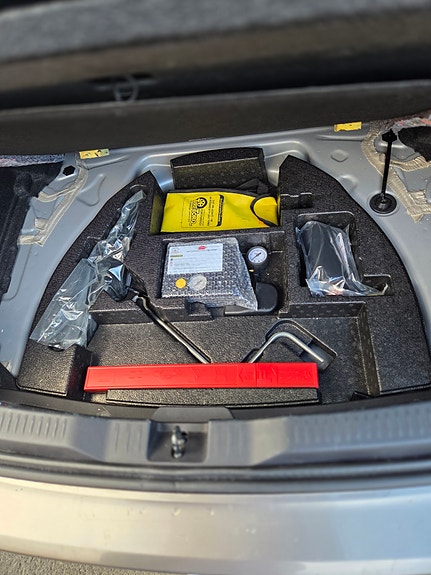 Toyota Auris 7 of 18