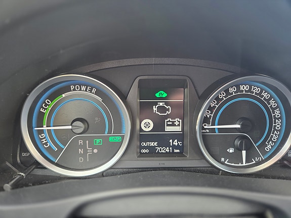Toyota Auris 8 of 18