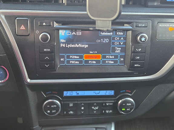 Toyota Auris 10 of 18