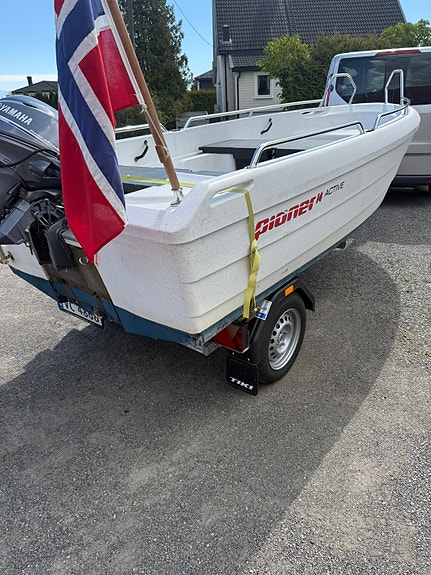 Pioner 14 active med 20 hk Yamaha og helt ny henger 3 of 9