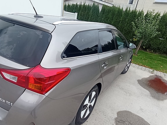 Toyota Auris 3 of 28