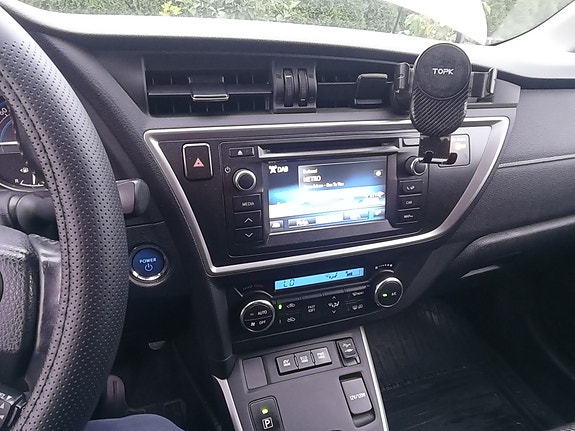 Toyota Auris 12 of 28