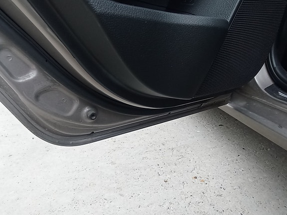 Toyota Auris 9 of 28