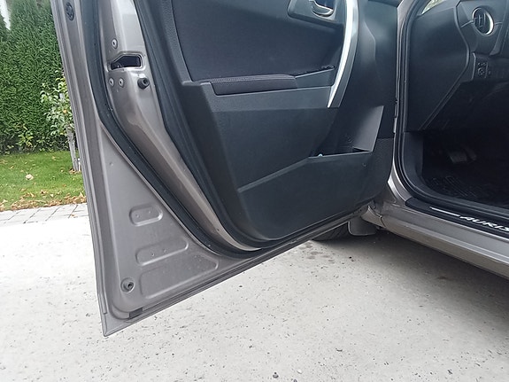 Toyota Auris 7 of 28