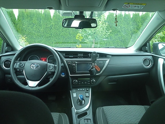Toyota Auris 14 of 28