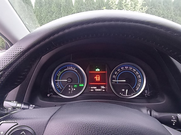 Toyota Auris 26 of 28