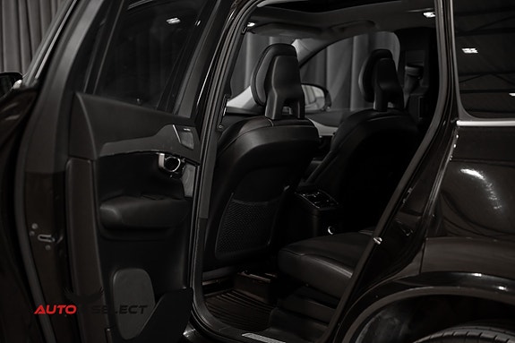 Volvo XC90 9 of 30