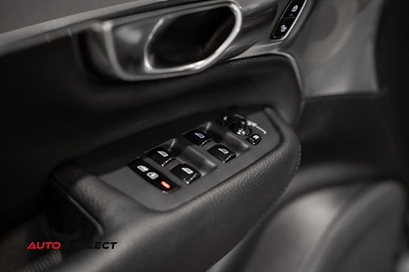 Volvo XC90 14 of 30