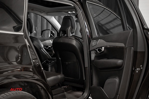 Volvo XC90 22 of 30