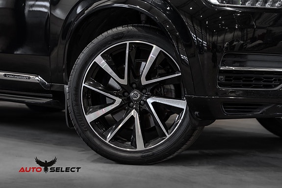 Volvo XC90 3 of 30