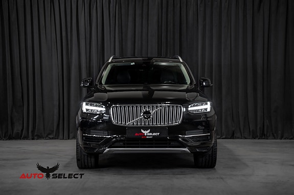 Volvo XC90 4 of 30