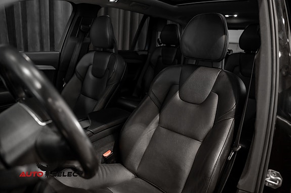 Volvo XC90 19 of 30