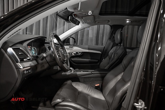 Volvo XC90 18 of 30