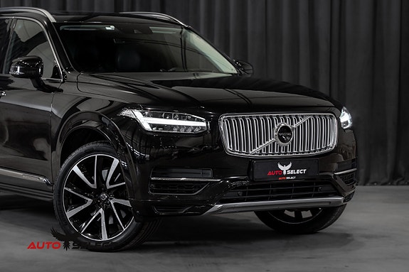 Volvo XC90 2 of 30