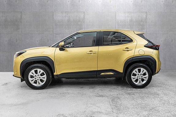 Toyota Yaris Cross 2 of 23