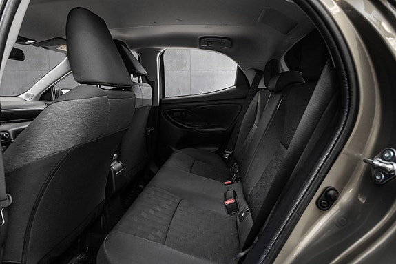 Toyota Yaris 13 of 22