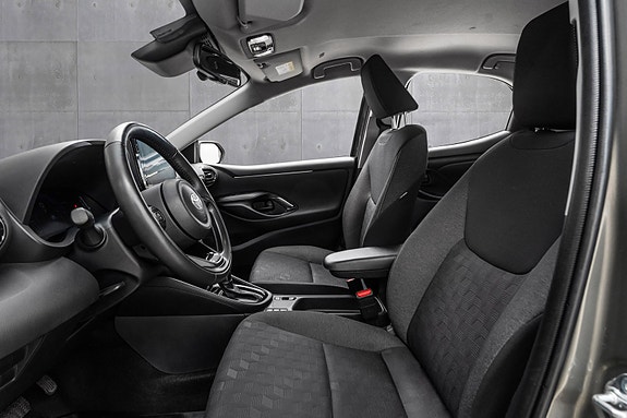 Toyota Yaris 10 of 22