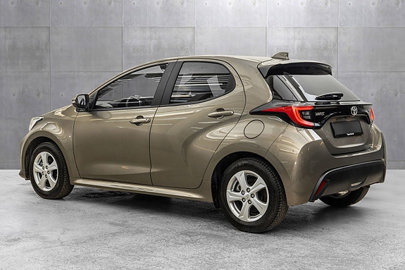 Toyota Yaris 3 of 22