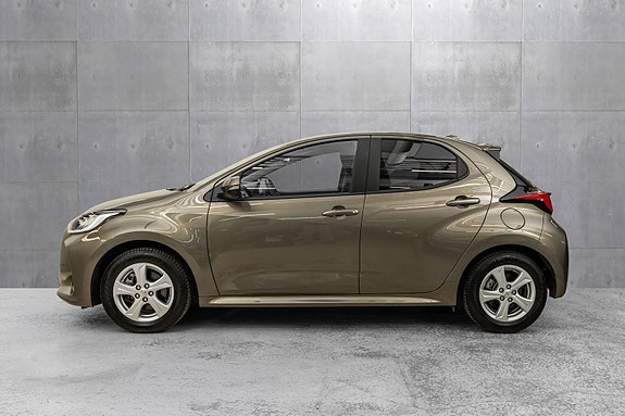 Toyota Yaris 2 of 22