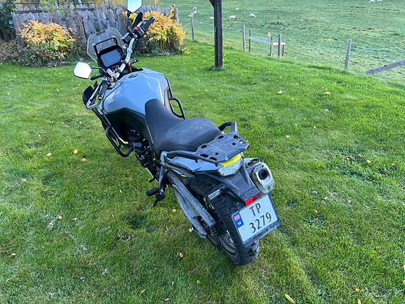 Suzuki V-Strom 800DE 3 of 9