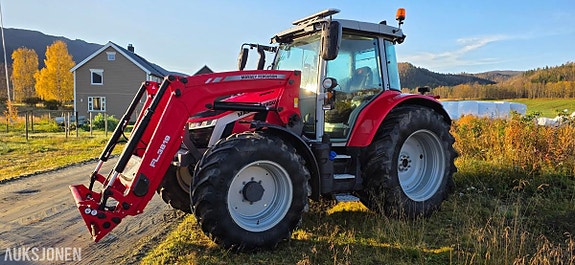 Massey Ferguson 5S.145 2 of 30