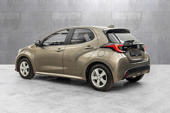 Toyota Yaris 3 of 22