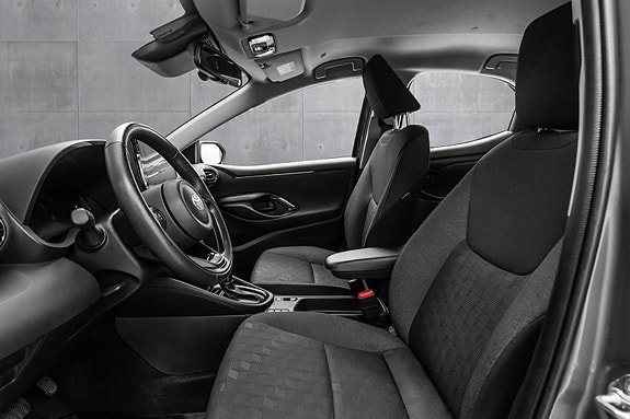 Toyota Yaris 10 of 22