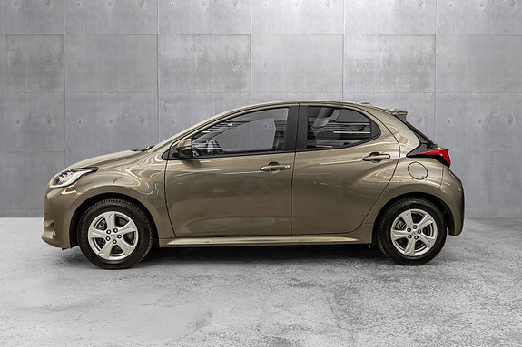 Toyota Yaris 2 of 22