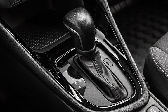 Toyota Yaris 12 of 22