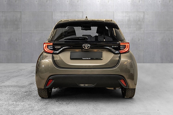 Toyota Yaris 4 of 22