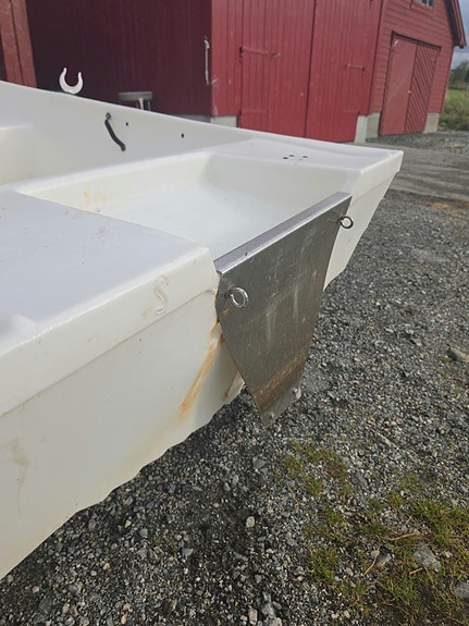 Praktisk og solid plastbåt 9 of 9