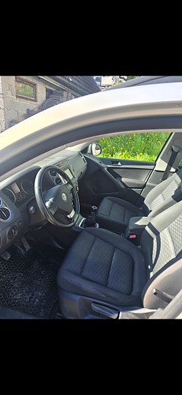 Volkswagen Tiguan 6 of 8