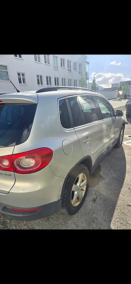 Volkswagen Tiguan 5 of 8