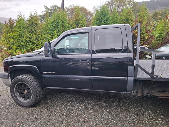 Chevrolet Silverado 2500 3 of 18