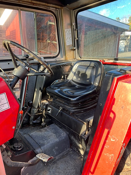 Massey Ferguson 550 10 of 15