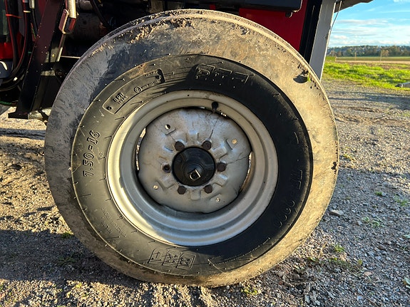 Massey Ferguson 550 9 of 15