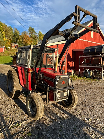 Massey Ferguson 550 2 of 15
