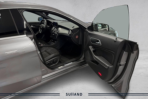 Mercedes-Benz CLA200 19 of 23