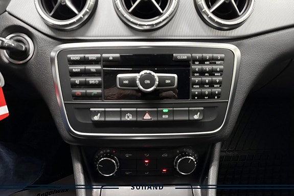 Mercedes-Benz CLA200 12 of 23