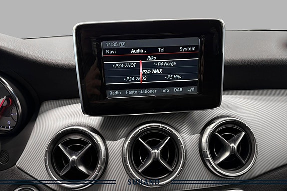 Mercedes-Benz CLA200 11 of 23