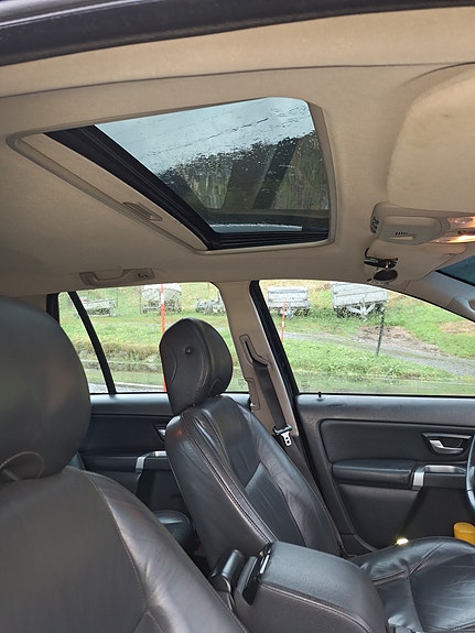 Volvo XC90 13 of 16